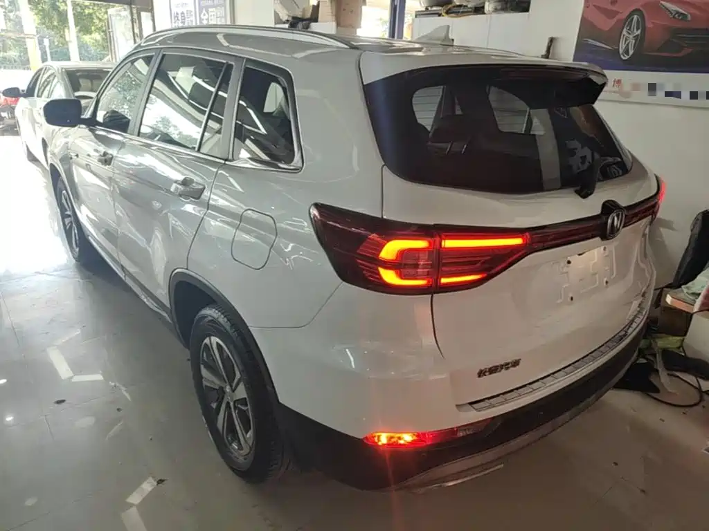 Фото 5 - Changan CS75