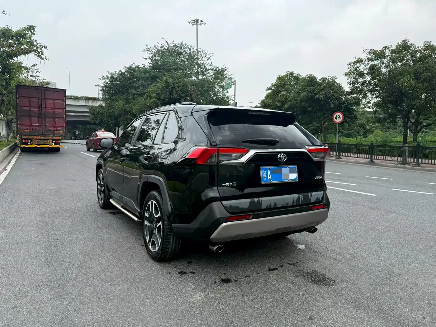 Toyota RAV4 Rongfang 2020 2.0L CVT 2WD Prestige Edition фото 4
