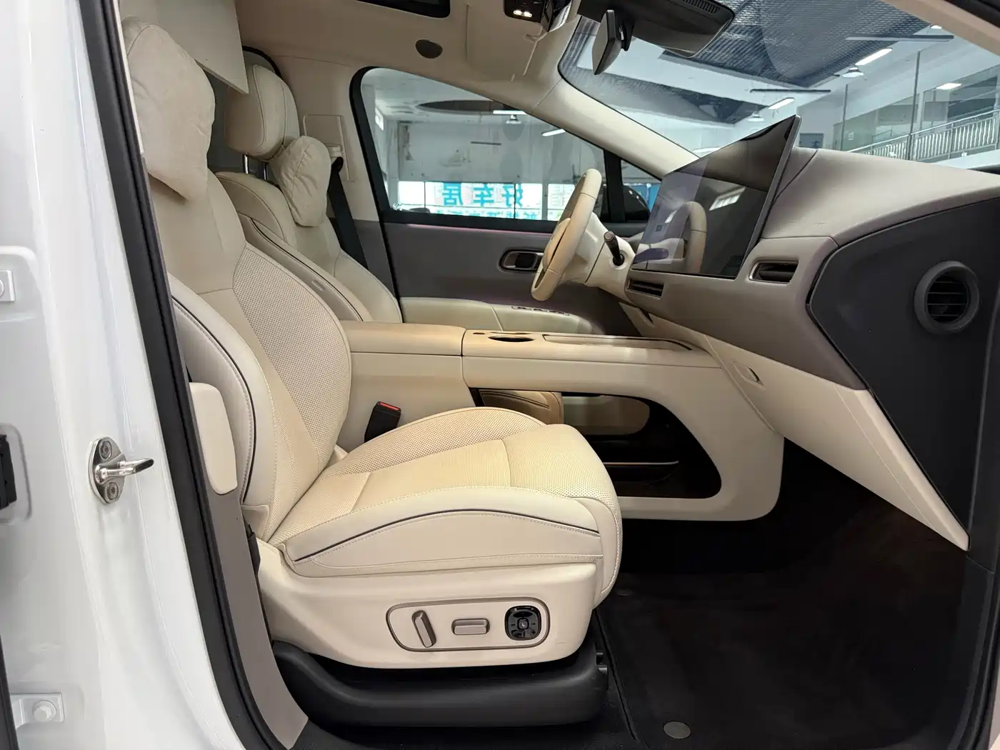 Li Auto Li i8 2025 2025 Standard Edition