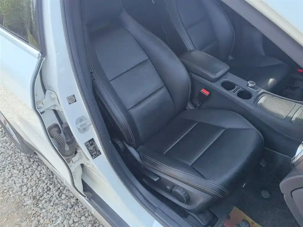 Mercedes-Benz GLA 2016 GLA 200 Dynamic фото 25