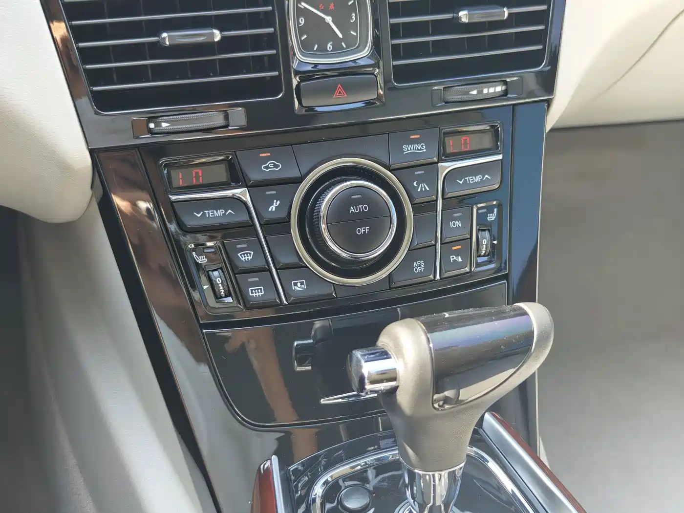 Hongqi H7 2015