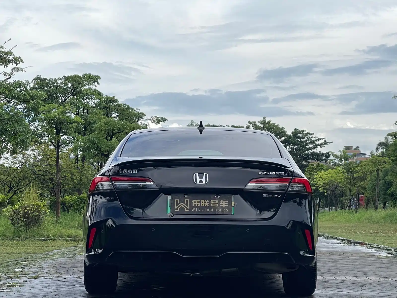 Photo 5 - Honda Inspire Hybrid