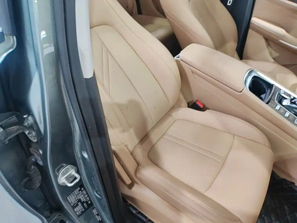 Landian E5 2024 2023 1.5L DE-i 100KM Premium 7-Seater