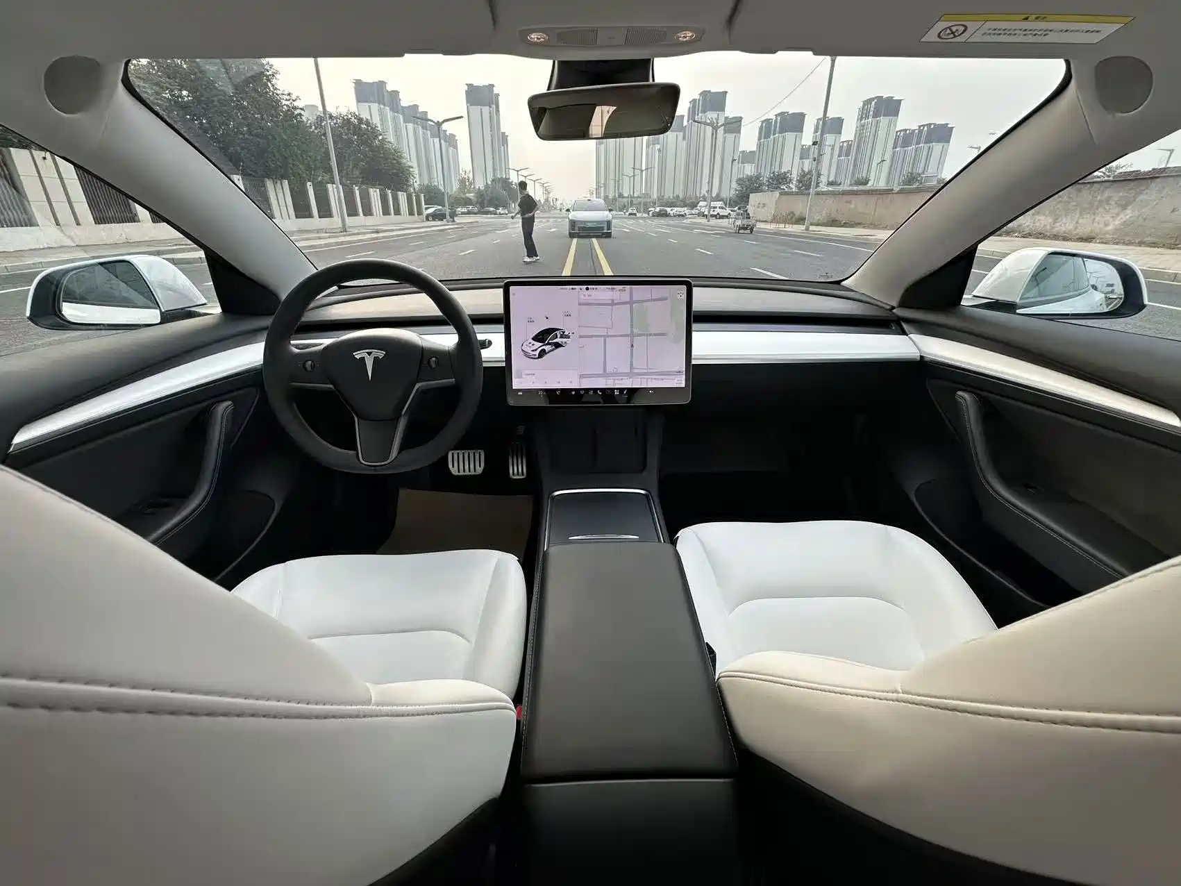 Фото 6 - Tesla Model 3