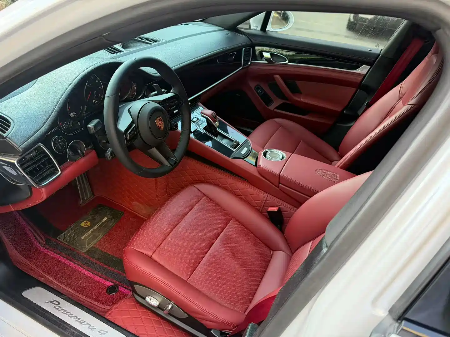 Photo 4 - Porsche Panamera
