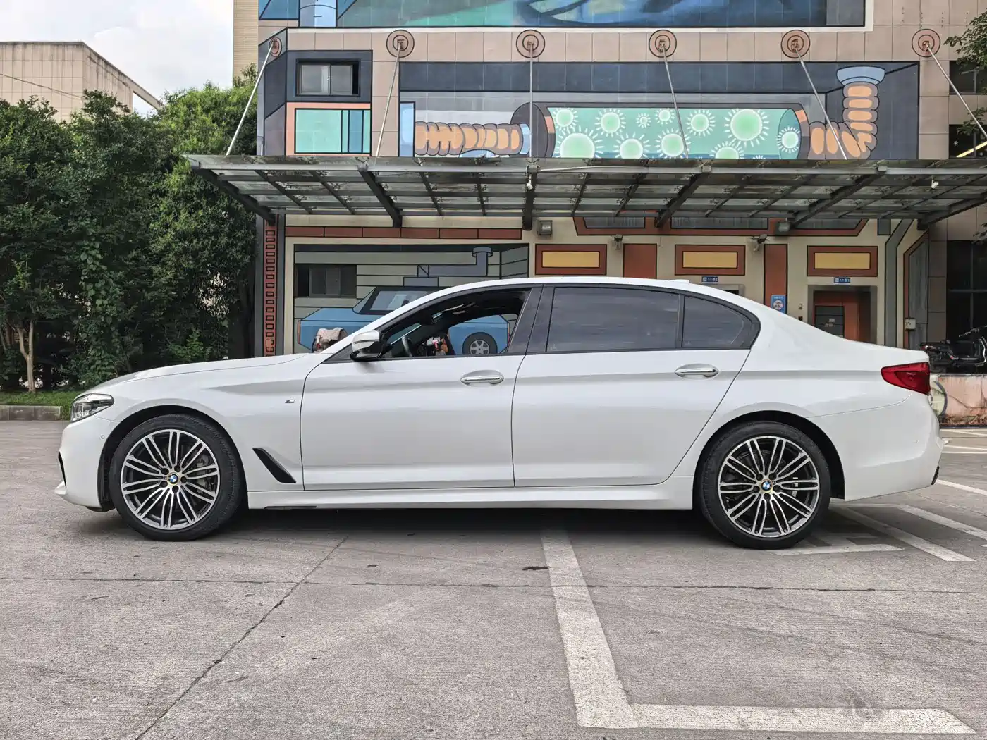 BMW 5 Series 2018 530Li Premium M Sport Package фото 21