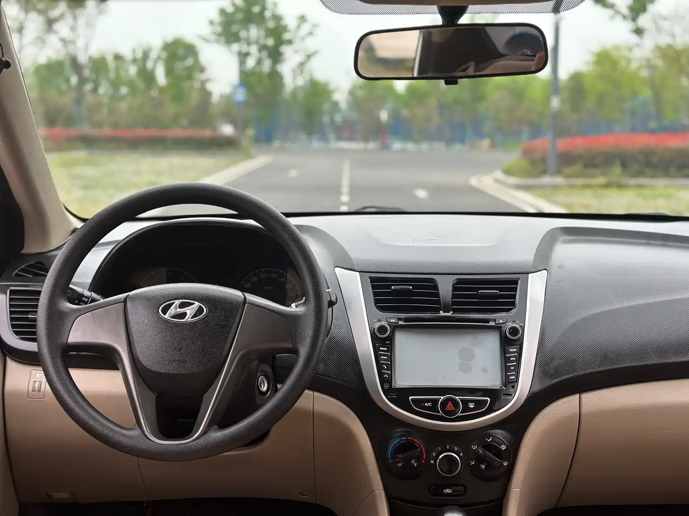 Hyundai Verna 2014 1.4L Automatic Smart GLS фото 21