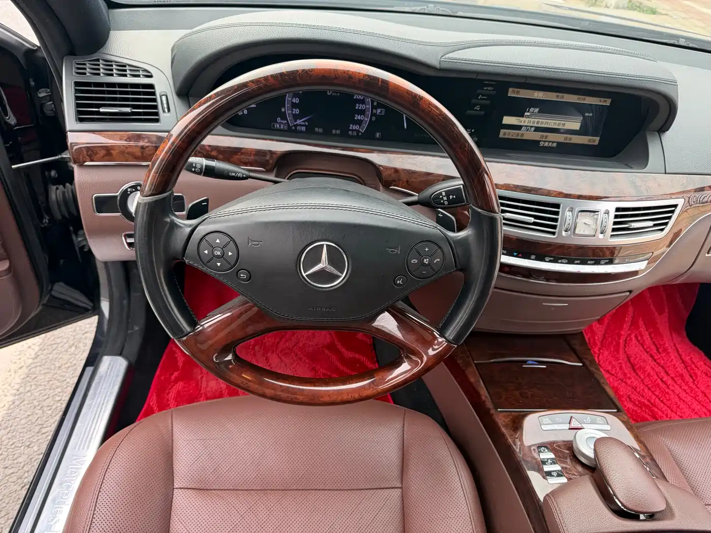 Mercedes-Benz S-Class 2012 S 300 L Luxury Grand Edition фото 14