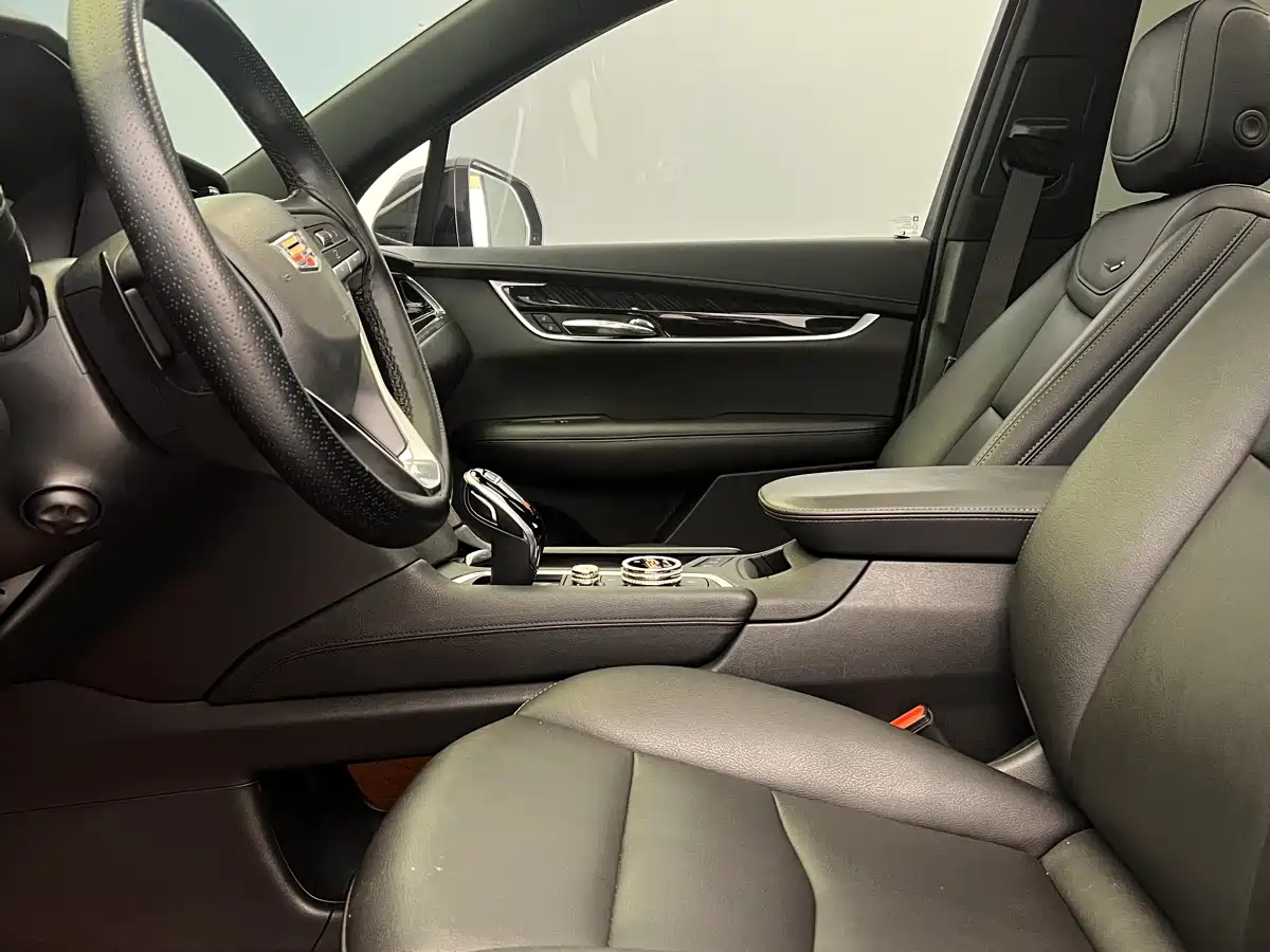 Cadillac XT6 2021 28T 6-Seater Luxury фото 27