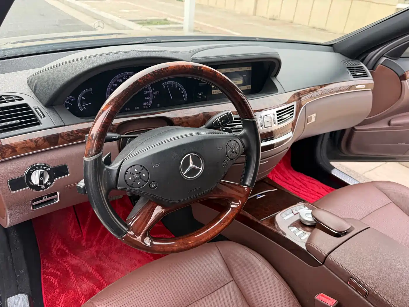 Mercedes-Benz S-Class 2012 S 300 L Luxury Grand Edition фото 11