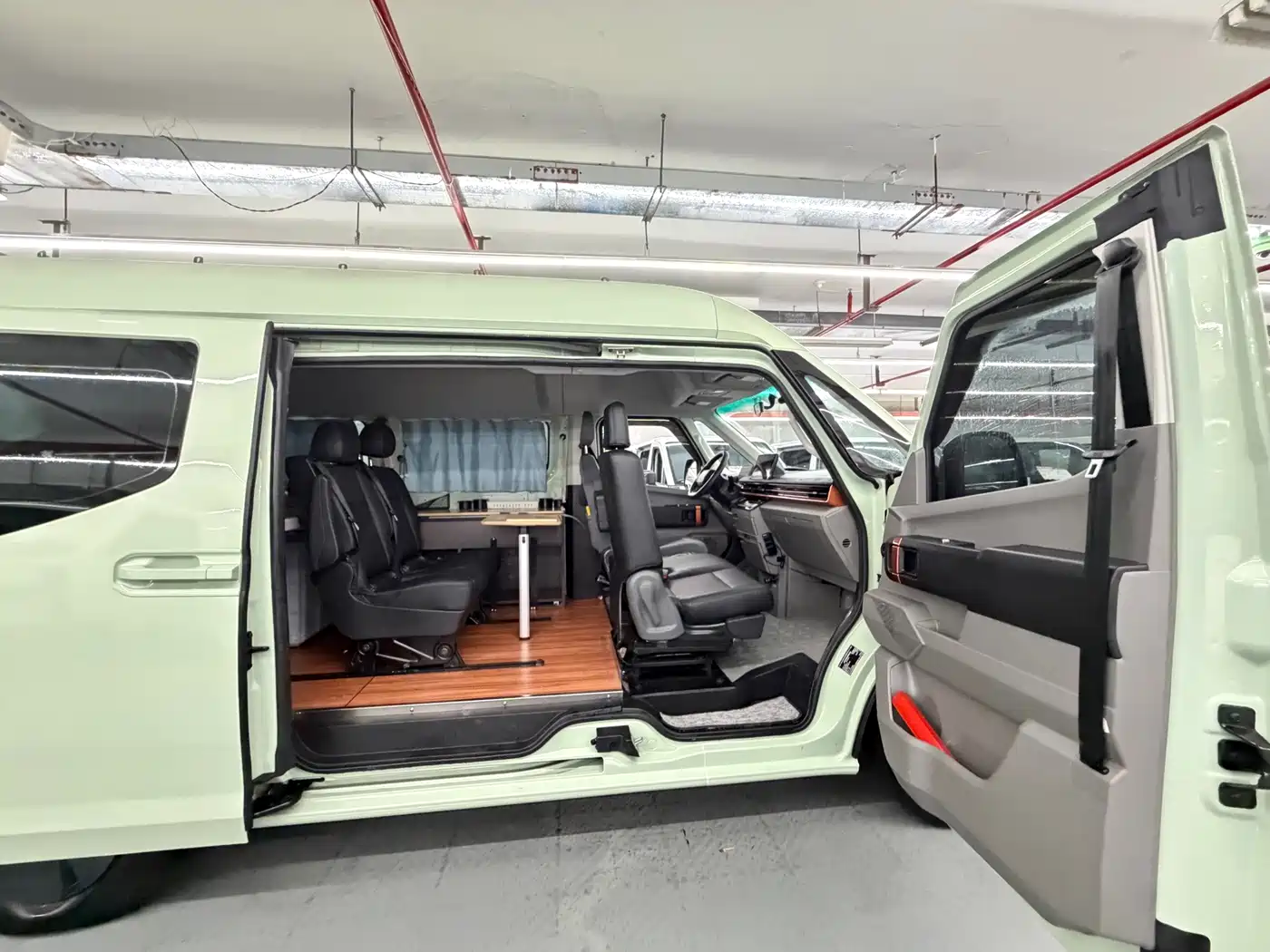 Yuan Cheng Farizon Super VAN 2024 2024 Smart Wealth Edition Short Wheelbase Medium Roof 68kWh