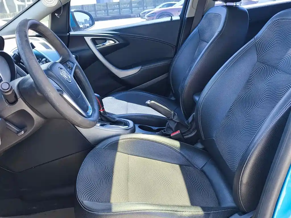 Buick Excelle 2013 Model XT 1.6L Automatic Fashion фото 9