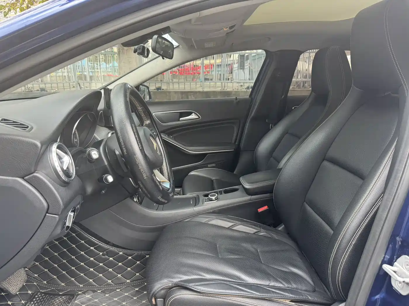 Mercedes-Benz GLA 2016 GLA 200 Dynamic фото 14
