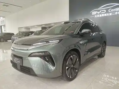 BYD Tang L