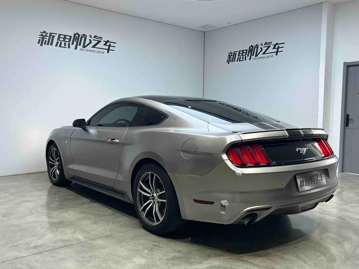 Ford Mustang 2017 2.3T Performance Edition фото 8
