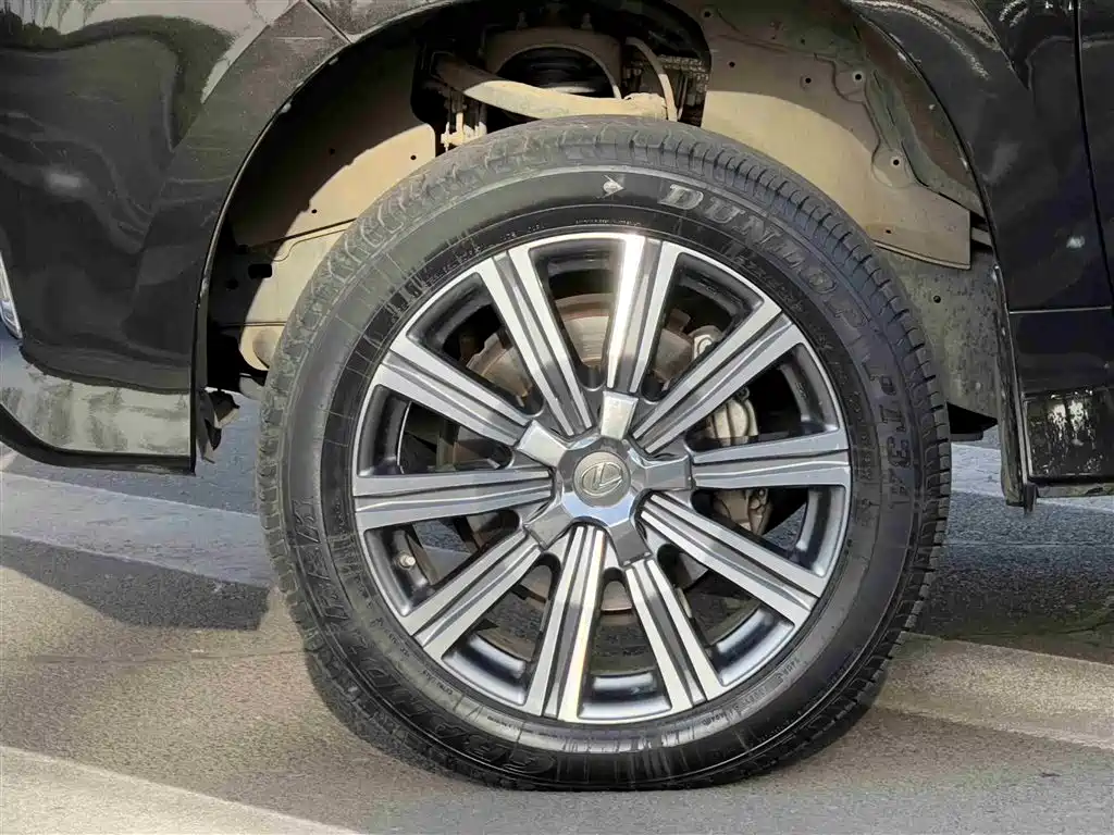 Lexus LX 2017 570 Prestige Luxury фото 4