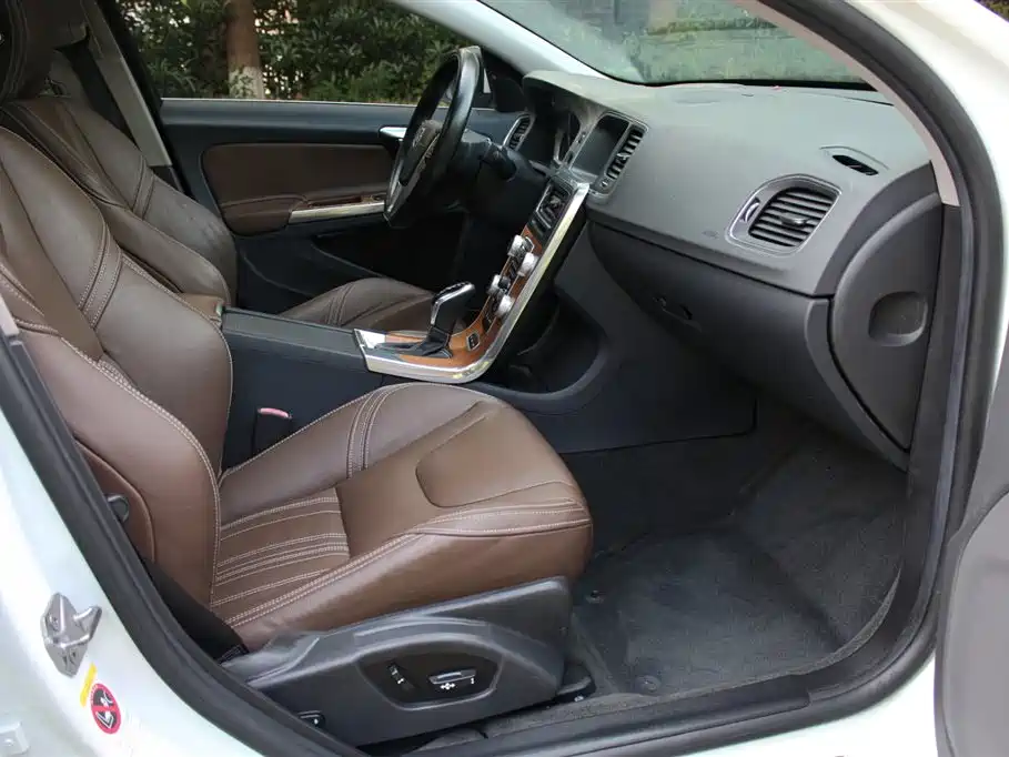 Volvo S60 Plug-in Hybrid 2015 2015 S60L E-Drive Hybrid T6 Wisdom