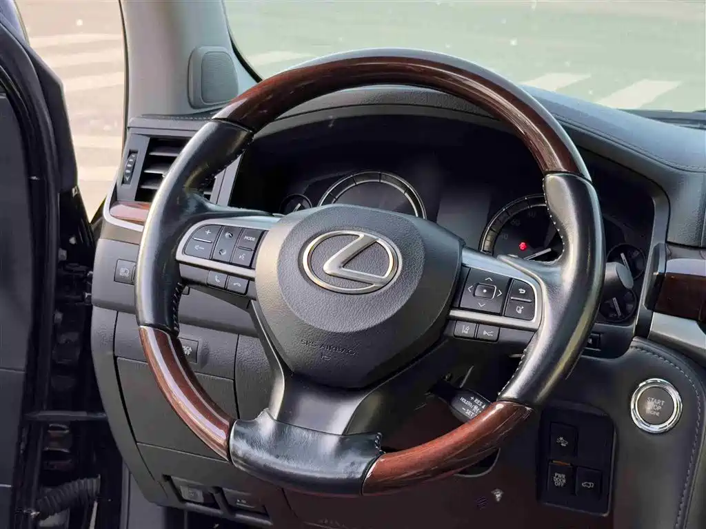 Lexus LX 2017 570 Prestige Luxury фото 13