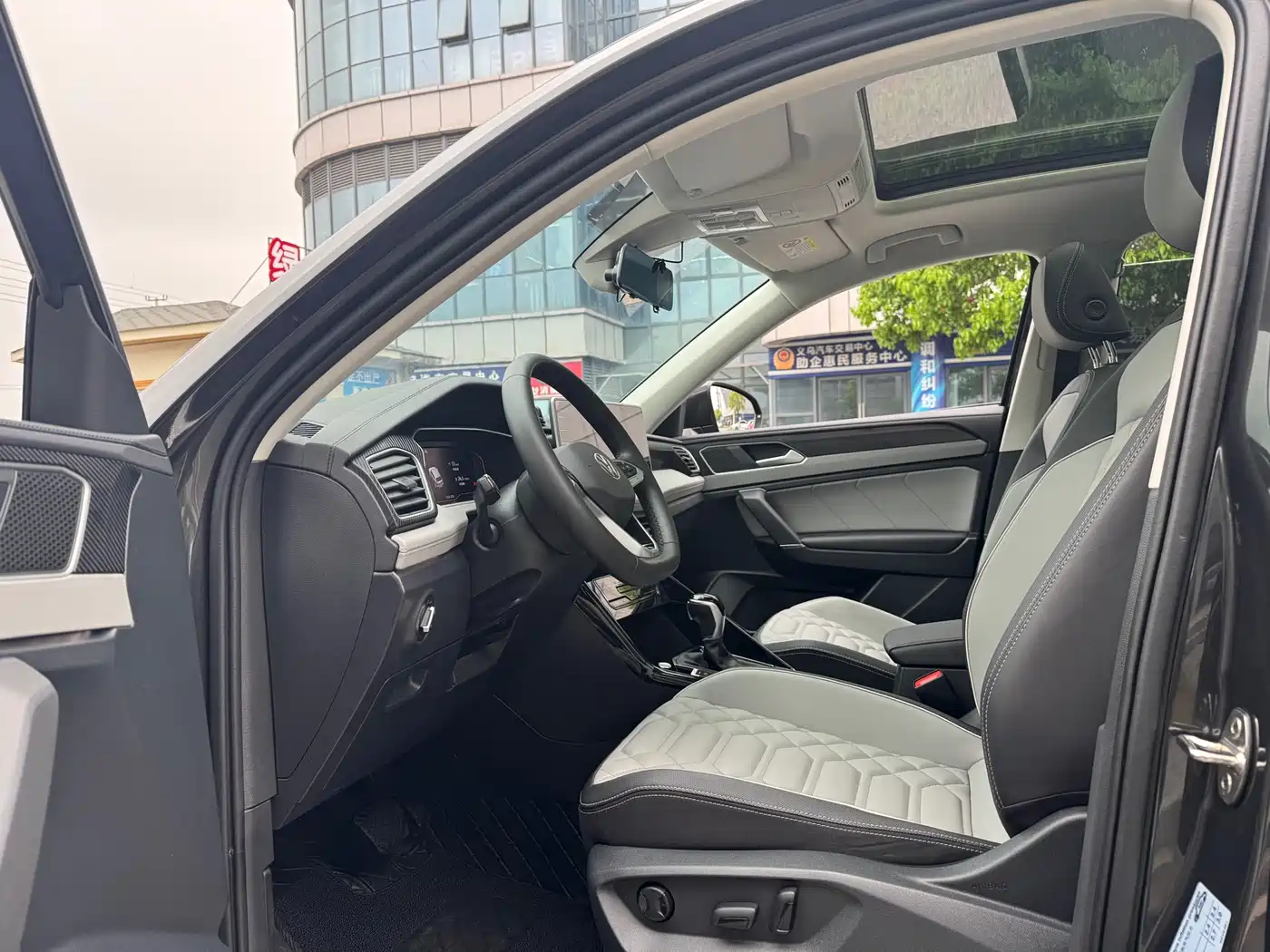 Volkswagen Tayron 2023 330TSI 2WD Luxury Plus Advanced Edition фото 10