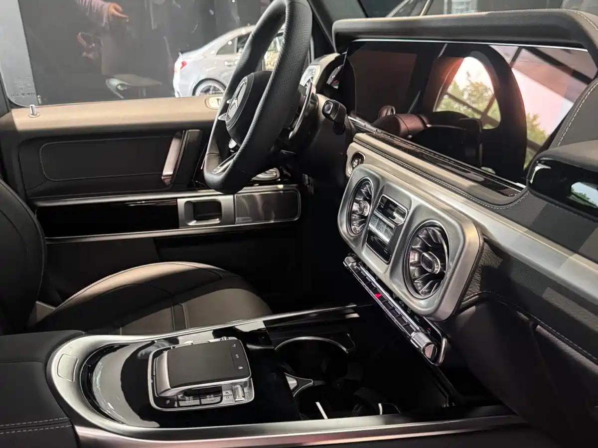 Mercedes-Benz G-Class AMG 2025 AMG G 63 фото 9