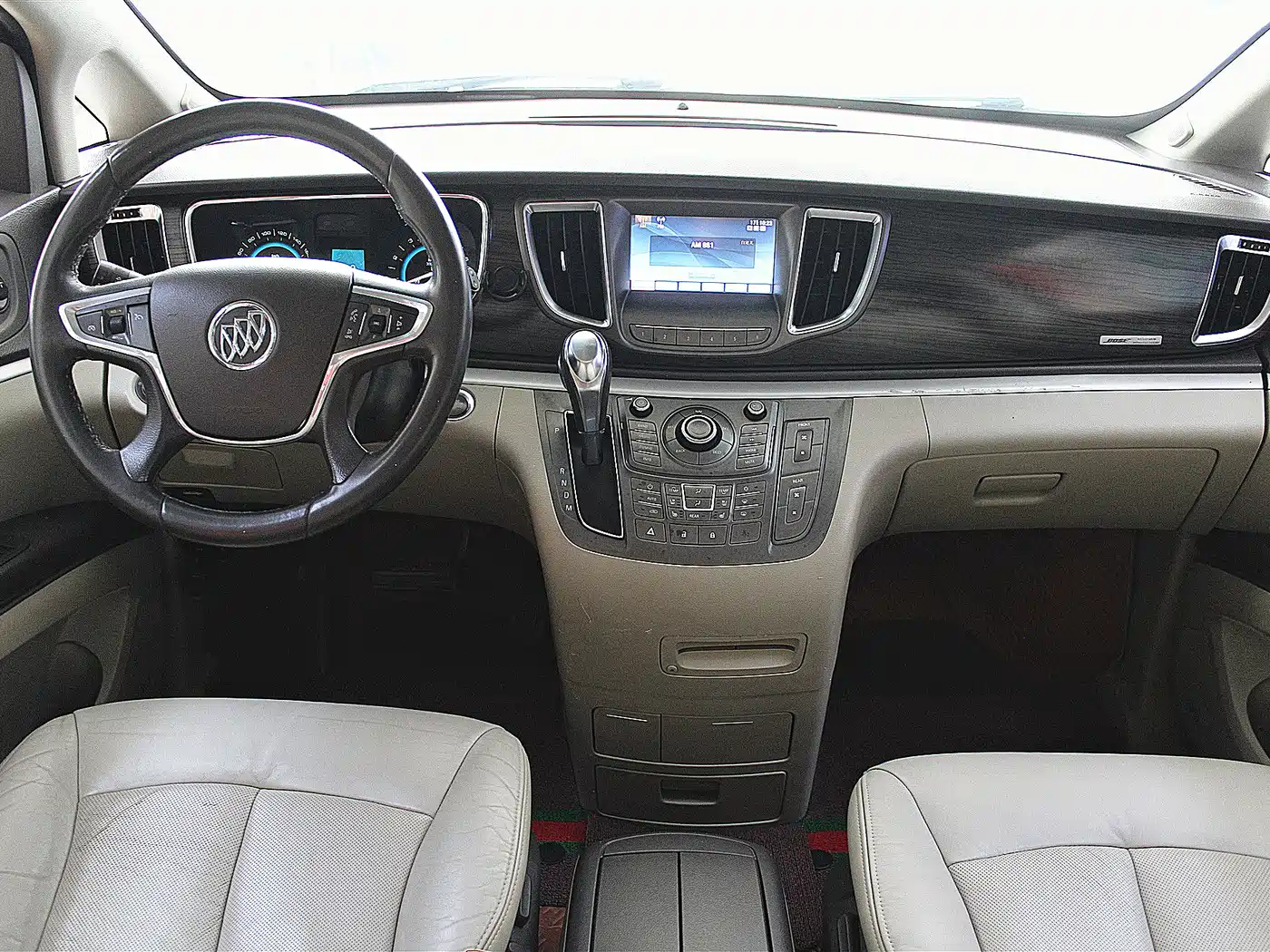 Buick GL8 2013 3.0L XT Luxury Business Flagship Edition фото 4