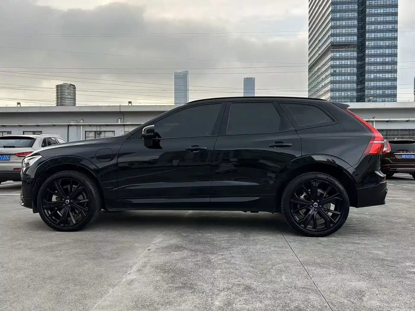 Volvo XC60 Plug-in Hybrid 2024 2024 T8 PHEV Long Range AWD Polar Night Edition