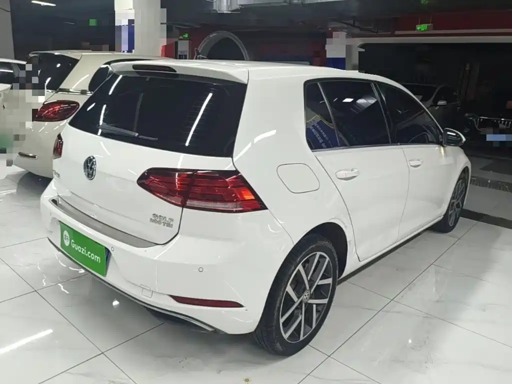 Фото 7 - Volkswagen Golf