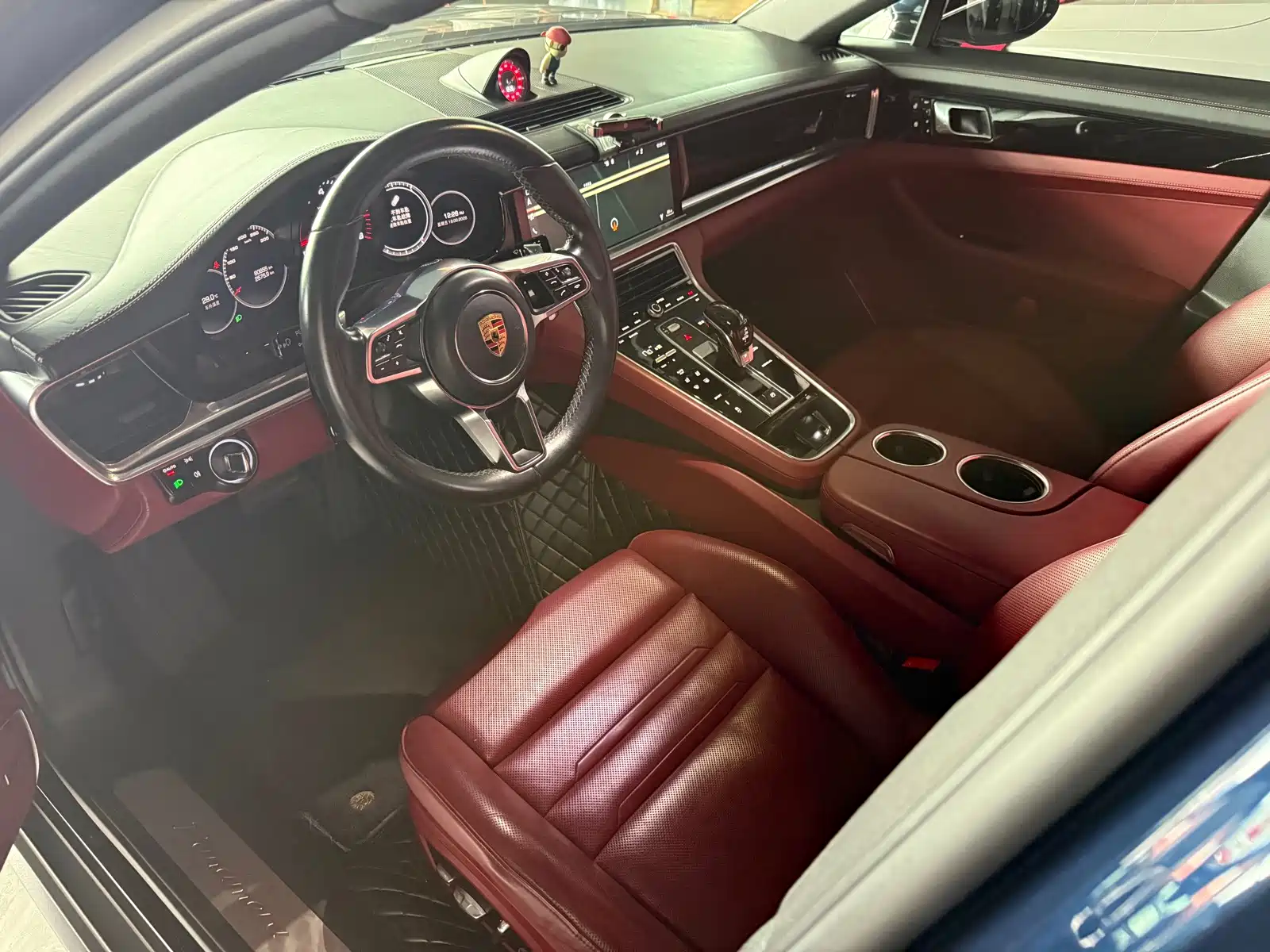Фото 4 - Porsche Panamera