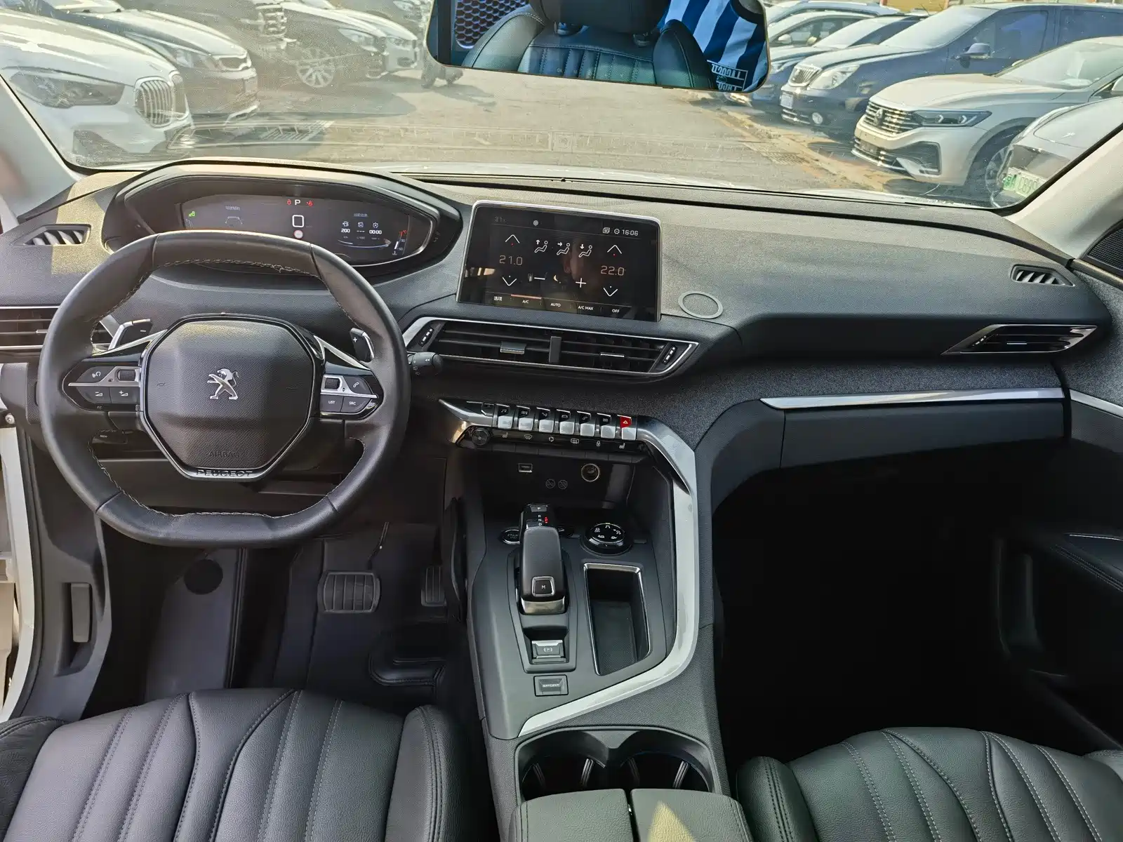 Photo 9 - Peugeot 5008