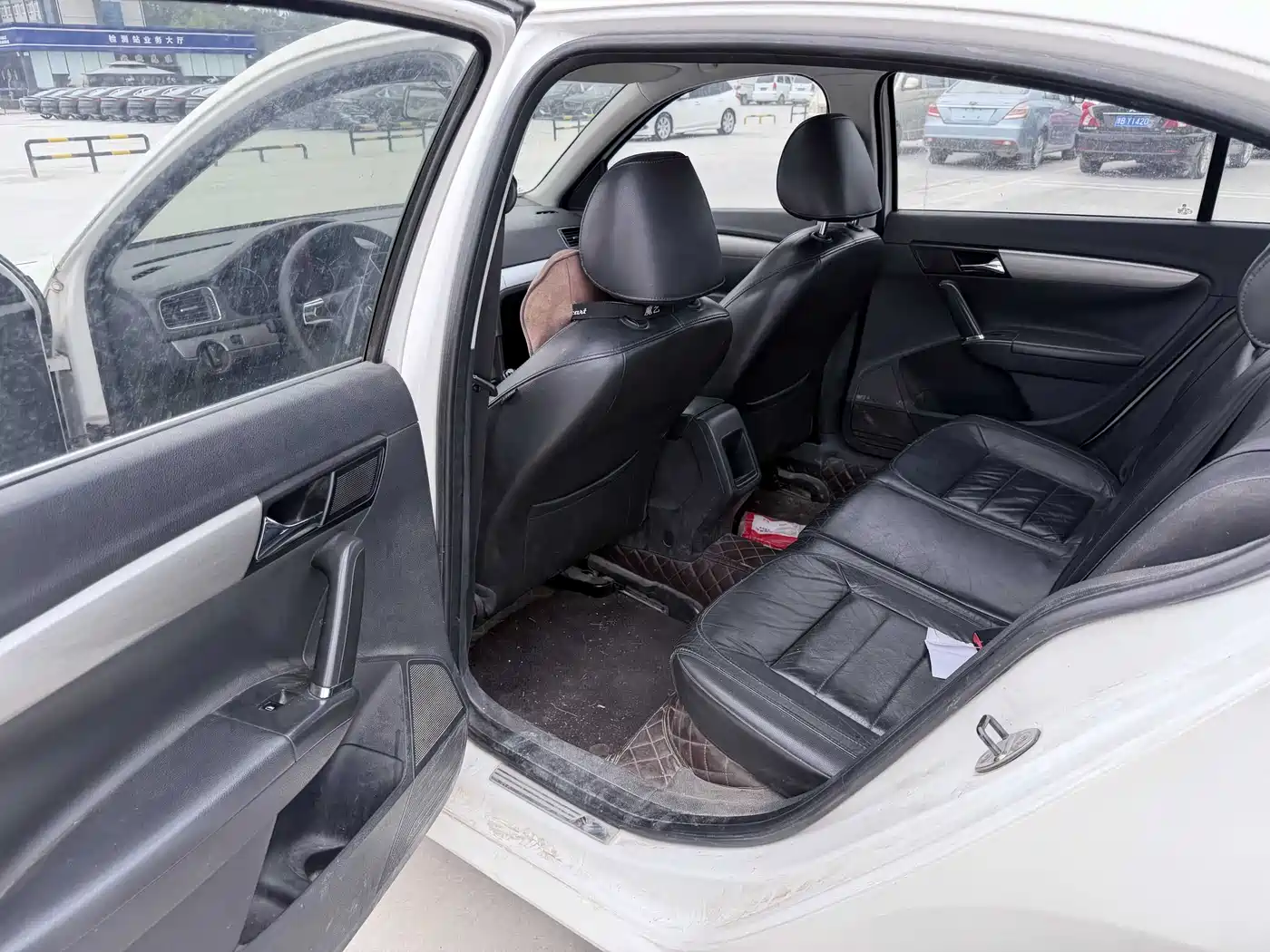 Volkswagen Lavida 2013 Facelift Classic 1.6L Manual Comfort фото 6