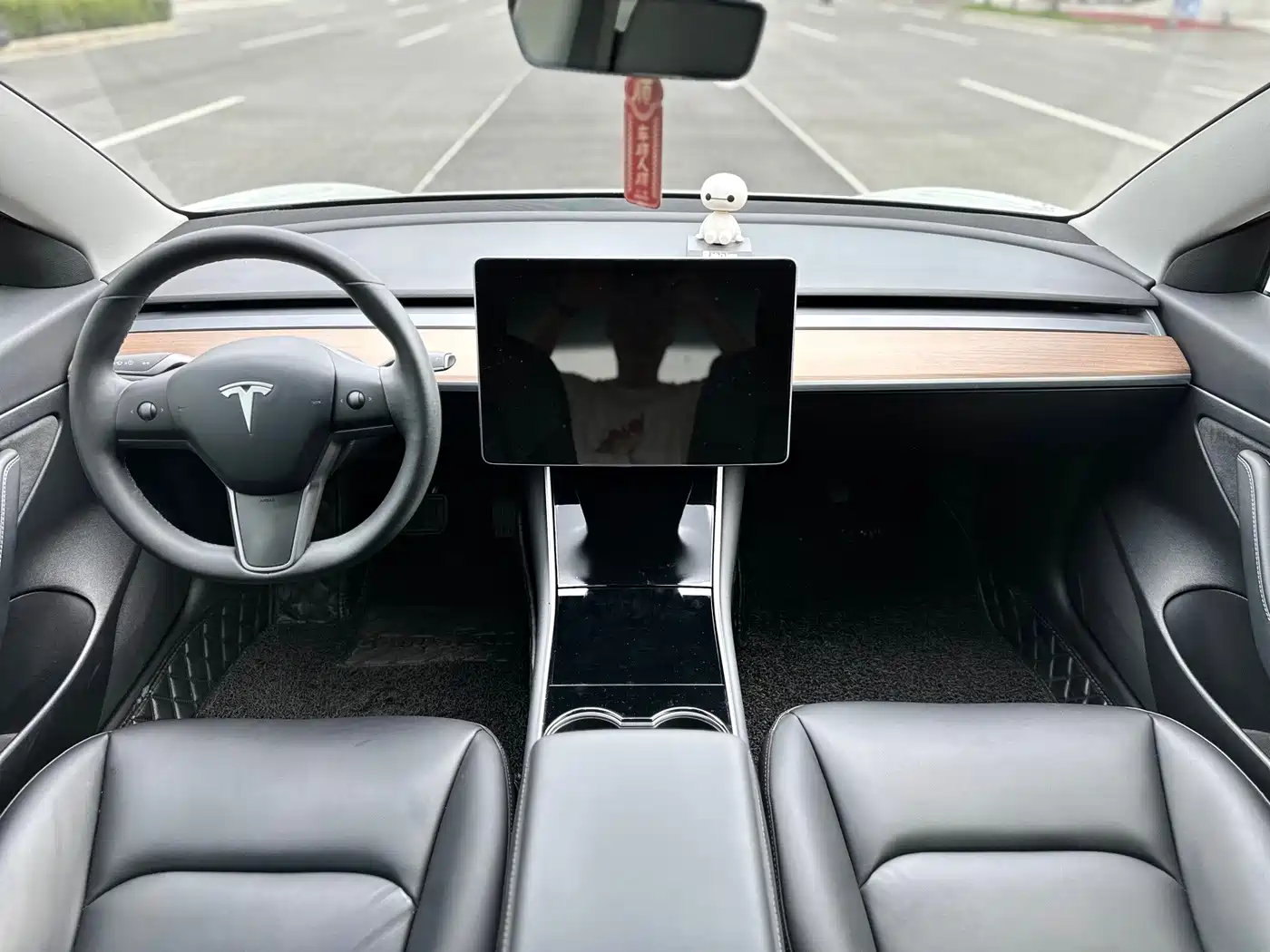 Фото 11 - Tesla Model 3