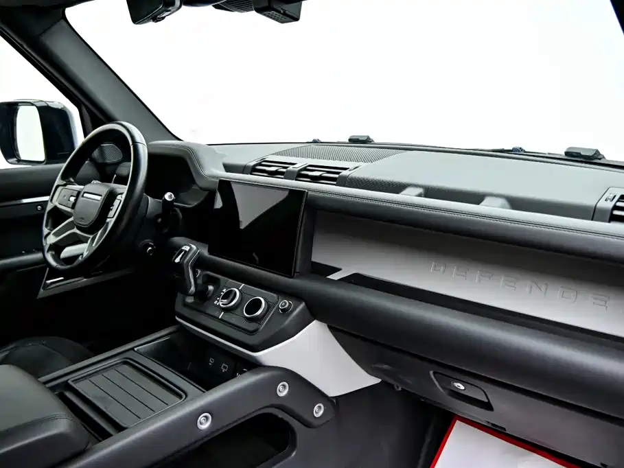 Фото 16 - Land Rover Defender