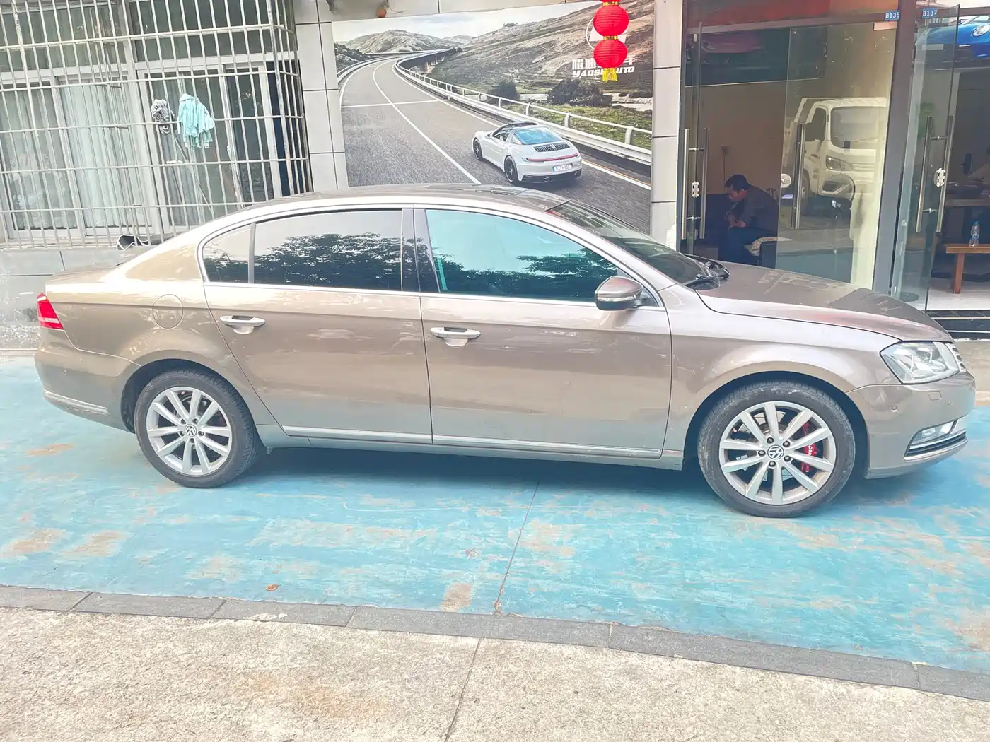 Volkswagen Magotan 2012 Facelift 1.8TSI Luxury фото 9