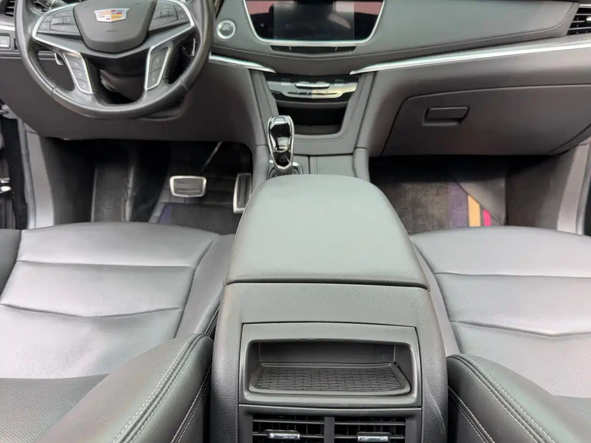 Cadillac XT5 2022 2.0T AWD Luxury (Hummingbird Edition) фото 29