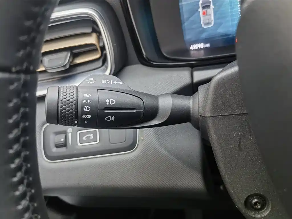 Lynk & Co 01 2017 2.0T 2WD Pro Version фото 21