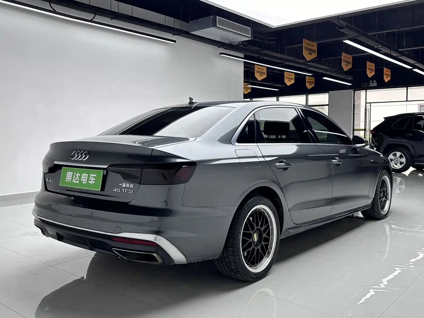 Audi A4L 2021 40 TFSI Premium Life Edition фото 4