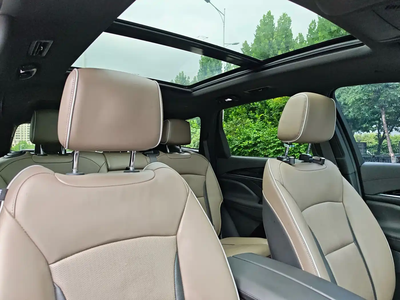 Фото 15 - Buick Enclave