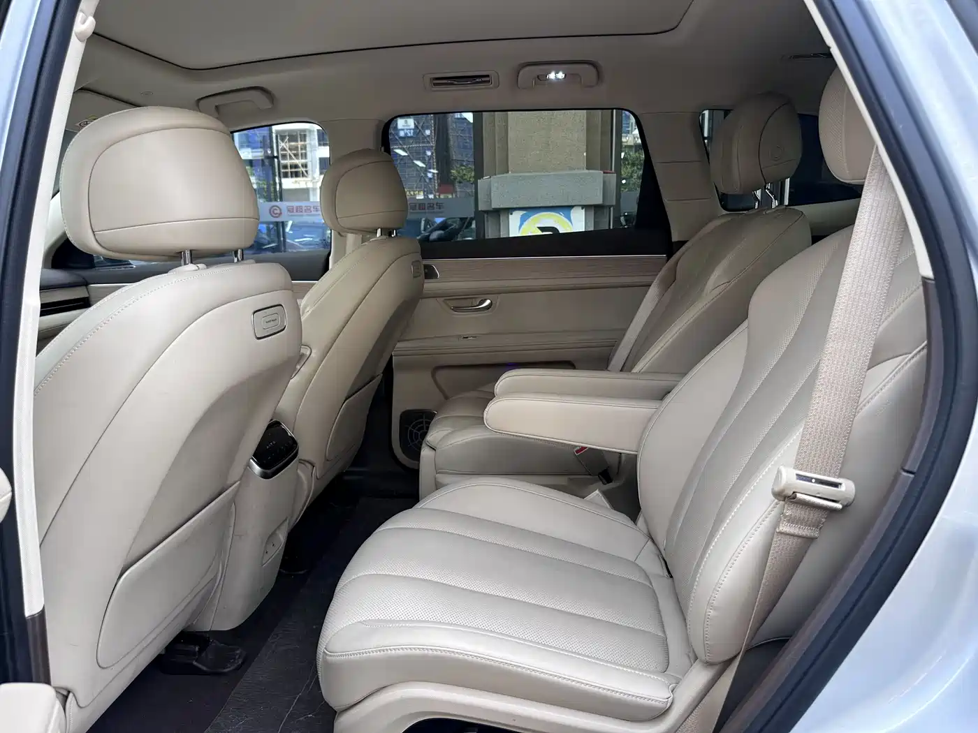 AITO Wenjie AITO M7 2024 1.5T Smart Drive AWD Pro 6-seater фото 13