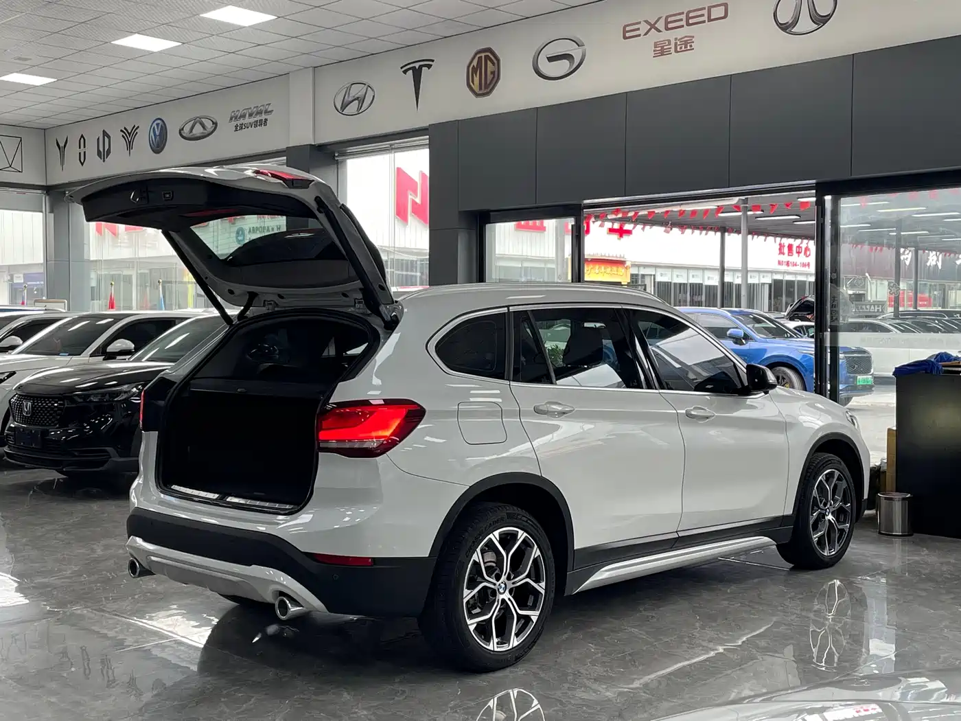 BMW X1 2022 sDrive20Li Premium фото 15