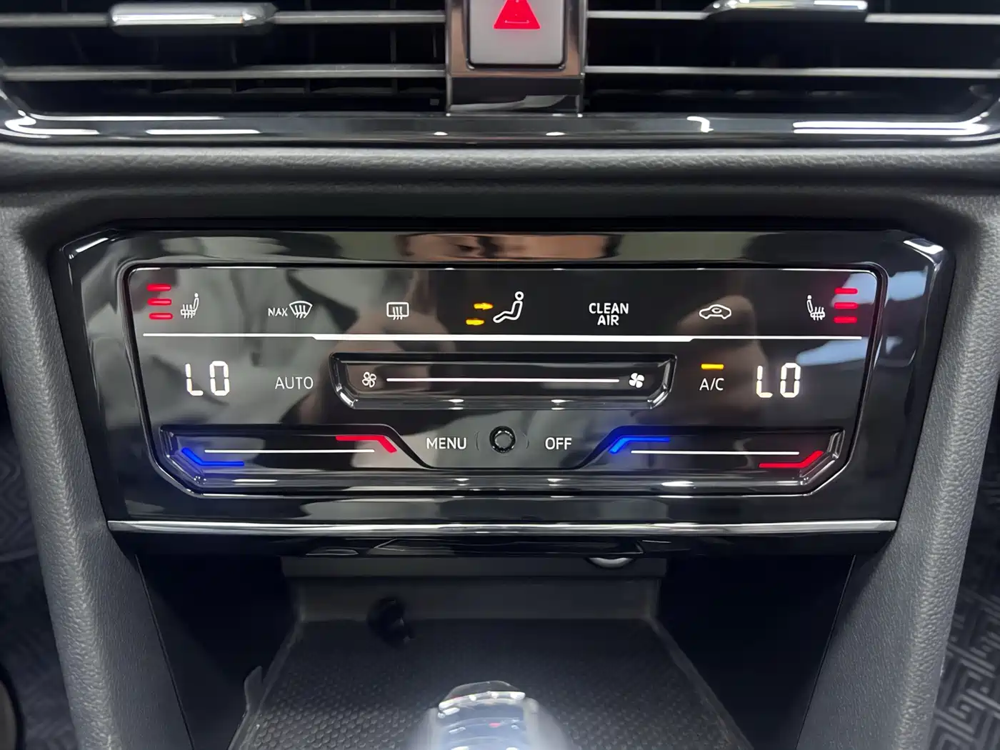 Volkswagen Tharu 2022 280TSI FWD Luxury Edition фото 24