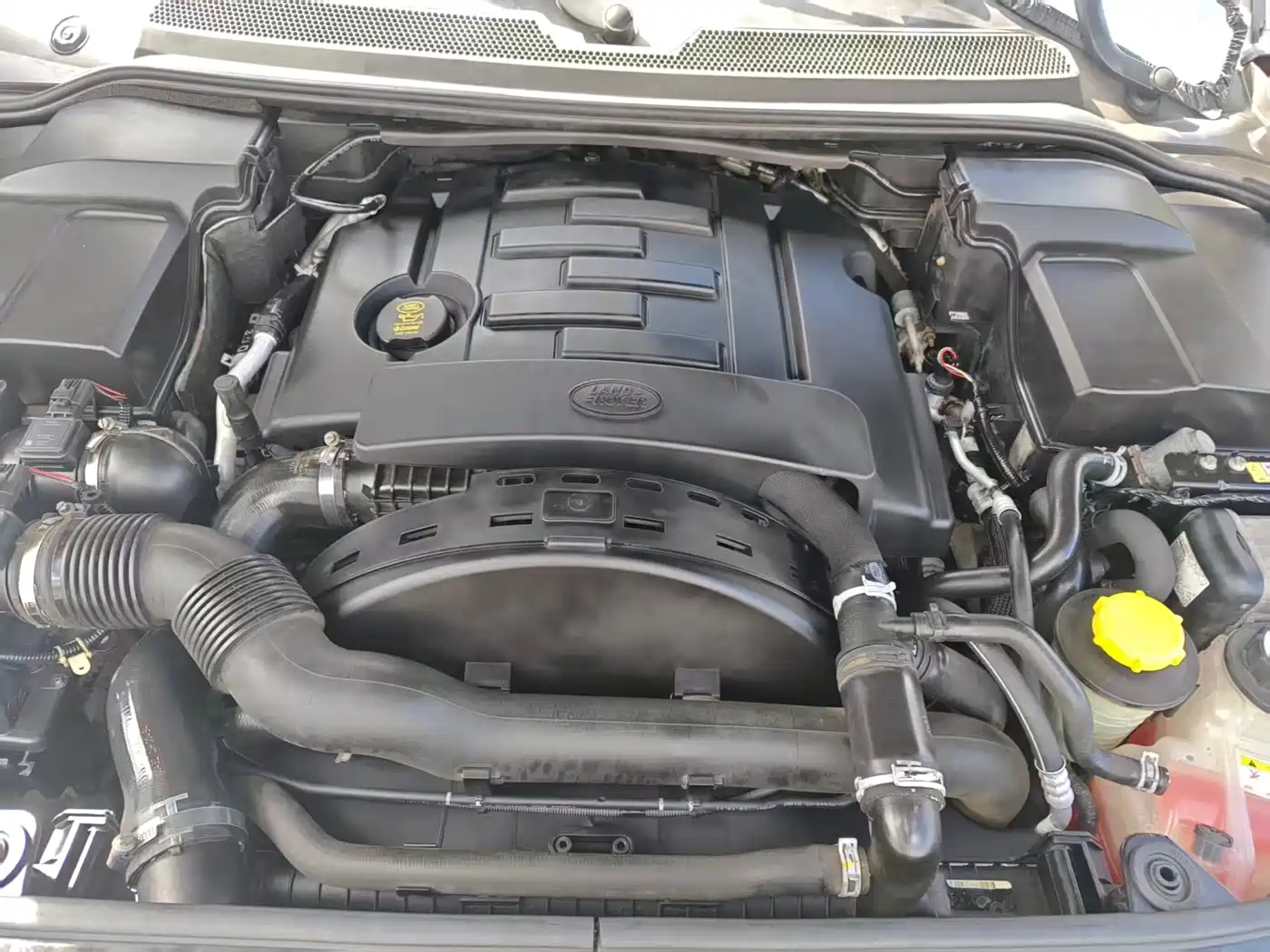 Land Rover Discovery 2011 3.0 SDV6 HSE Diesel фото 13