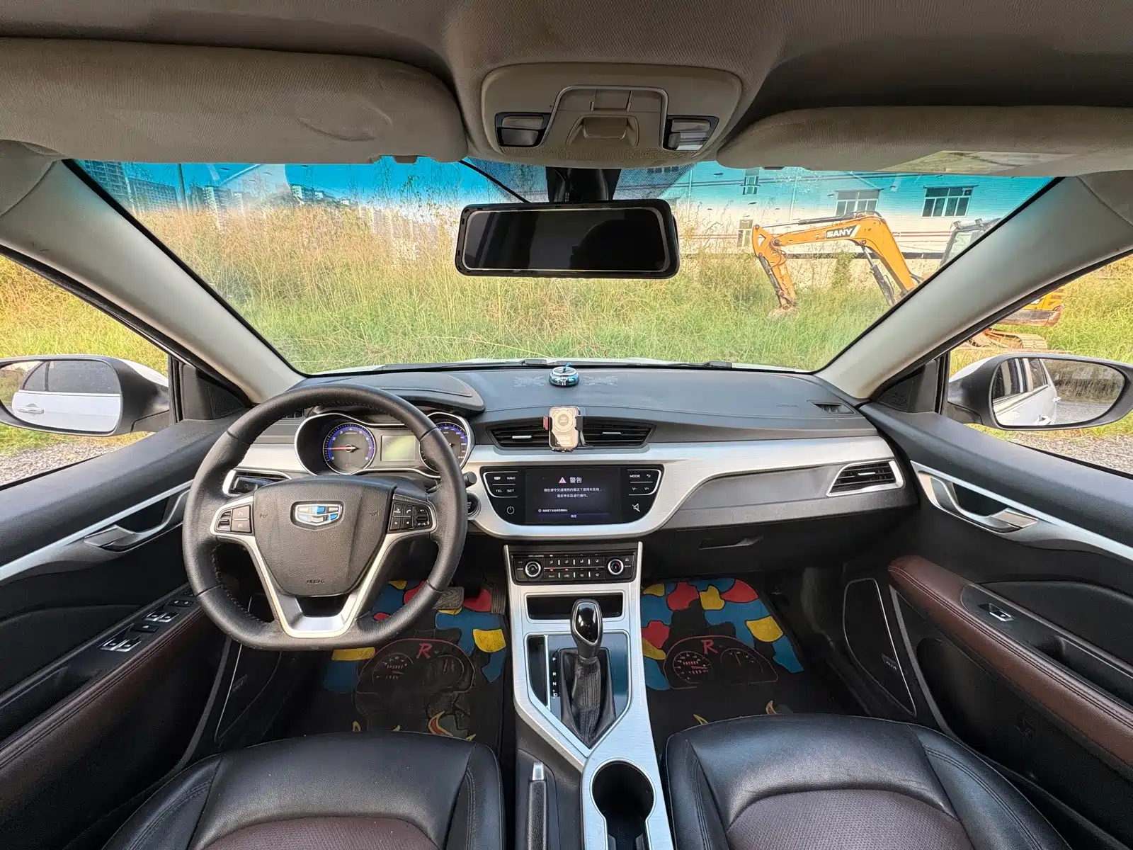 Фото 9 - Geely Vision