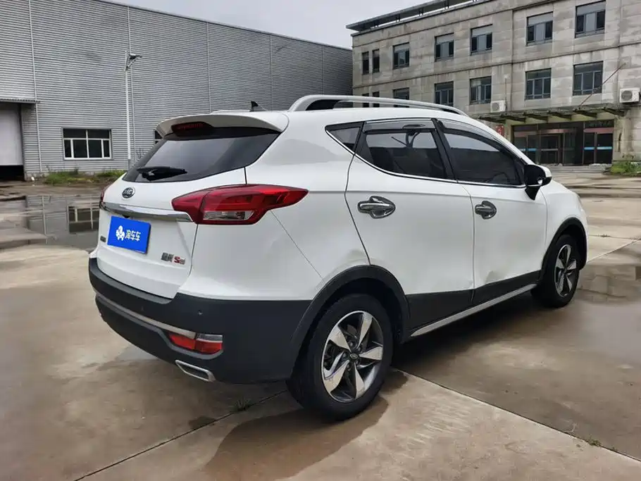JAC Refine S3 2017 2017 1.6L CVT Luxury Smart