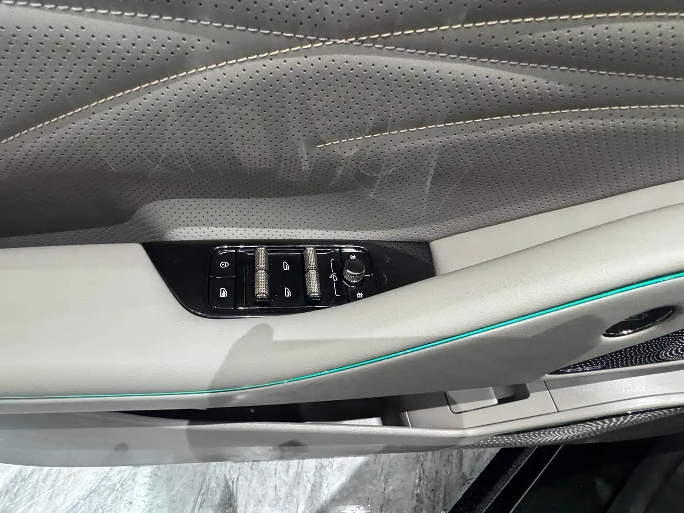 Geely Galaxy Galaxy Xingyao 8 2025 130km EM-i Premium Edition фото 13