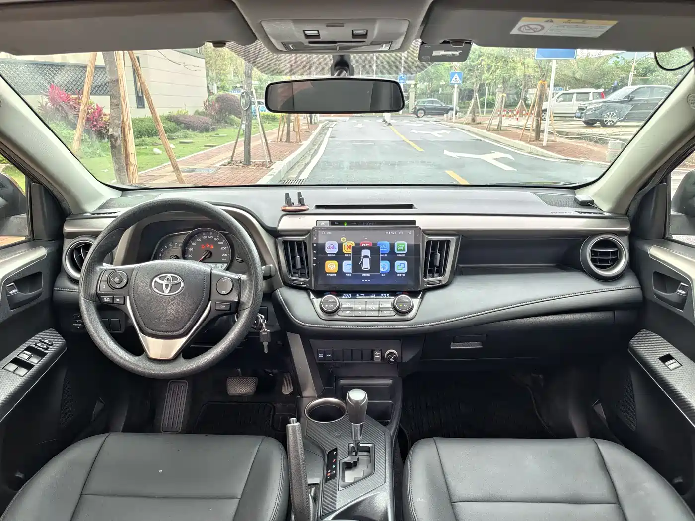 Toyota RAV4 Rongfang 2015 2.0L CVT 2WD Trend Edition фото 5