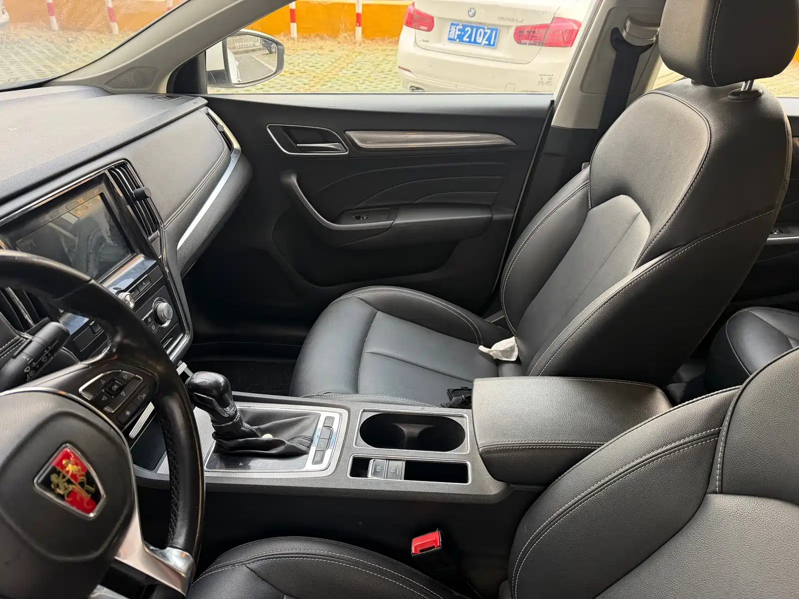 Фото 10 - Roewe i6