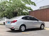 Фото 7 - Hyundai Elantra