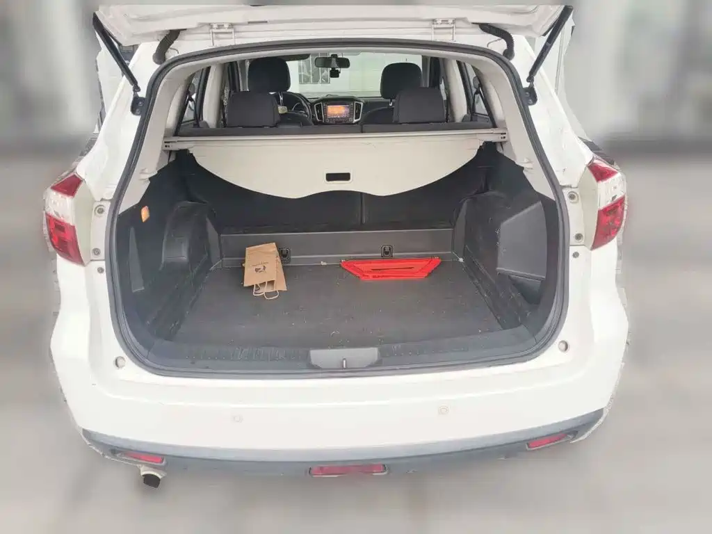 Venucia T70 2015 2015 2.0L CVT RuiQu Edition