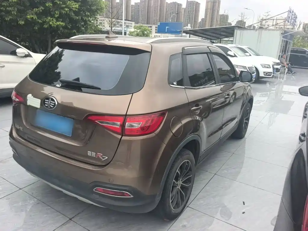 FAW Senya R7 2016 2016 1.6L Manual Premium