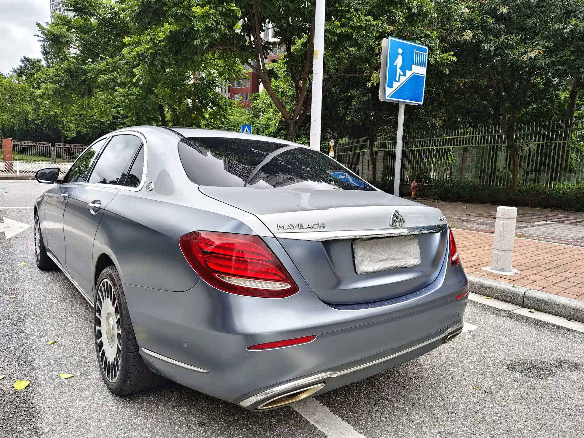 Photo 4 - Mercedes-Benz E-Class